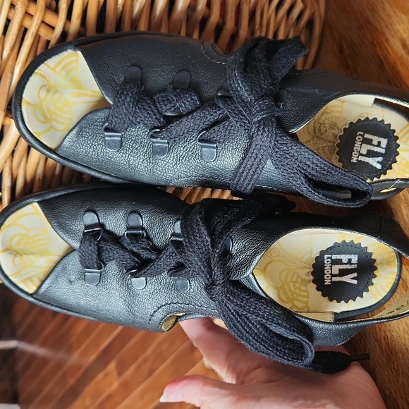 FLY London Mousse Black Lace Up Platform Wedge Sz 39 US 8 - Picture 4 of 14